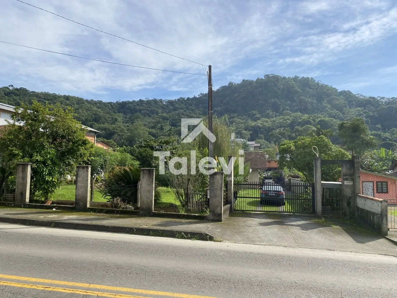 Casa à Venda no Centro de Pomerode - Amplo Terreno e Potencial de Expansão — foto 4
