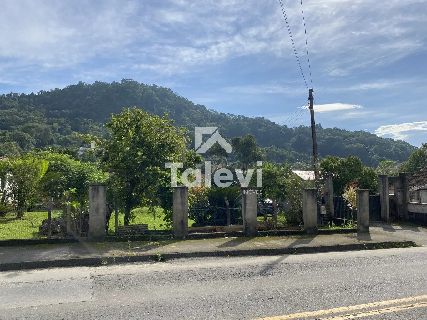 Casa à Venda no Centro de Pomerode - Amplo Terreno e Potencial de Expansão — foto 5