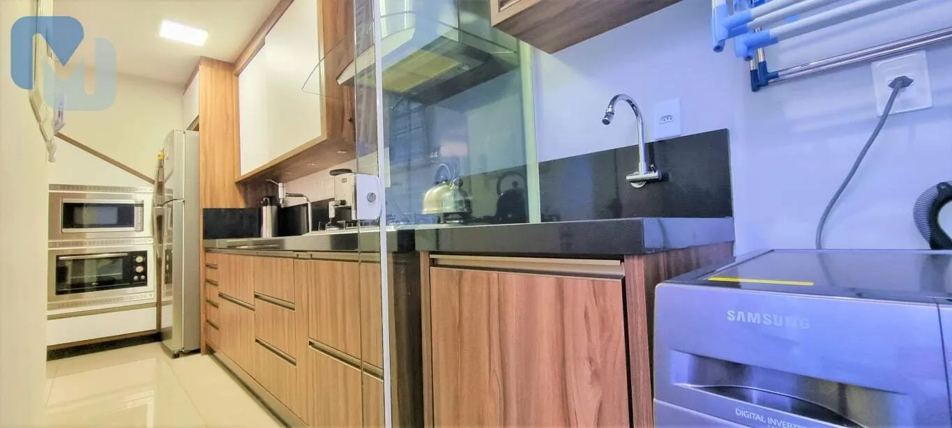 Casa com 3 quartos sendo 1 suíte, com móveis sob medida na sala e cozinha, em ótima localização ! — foto 3