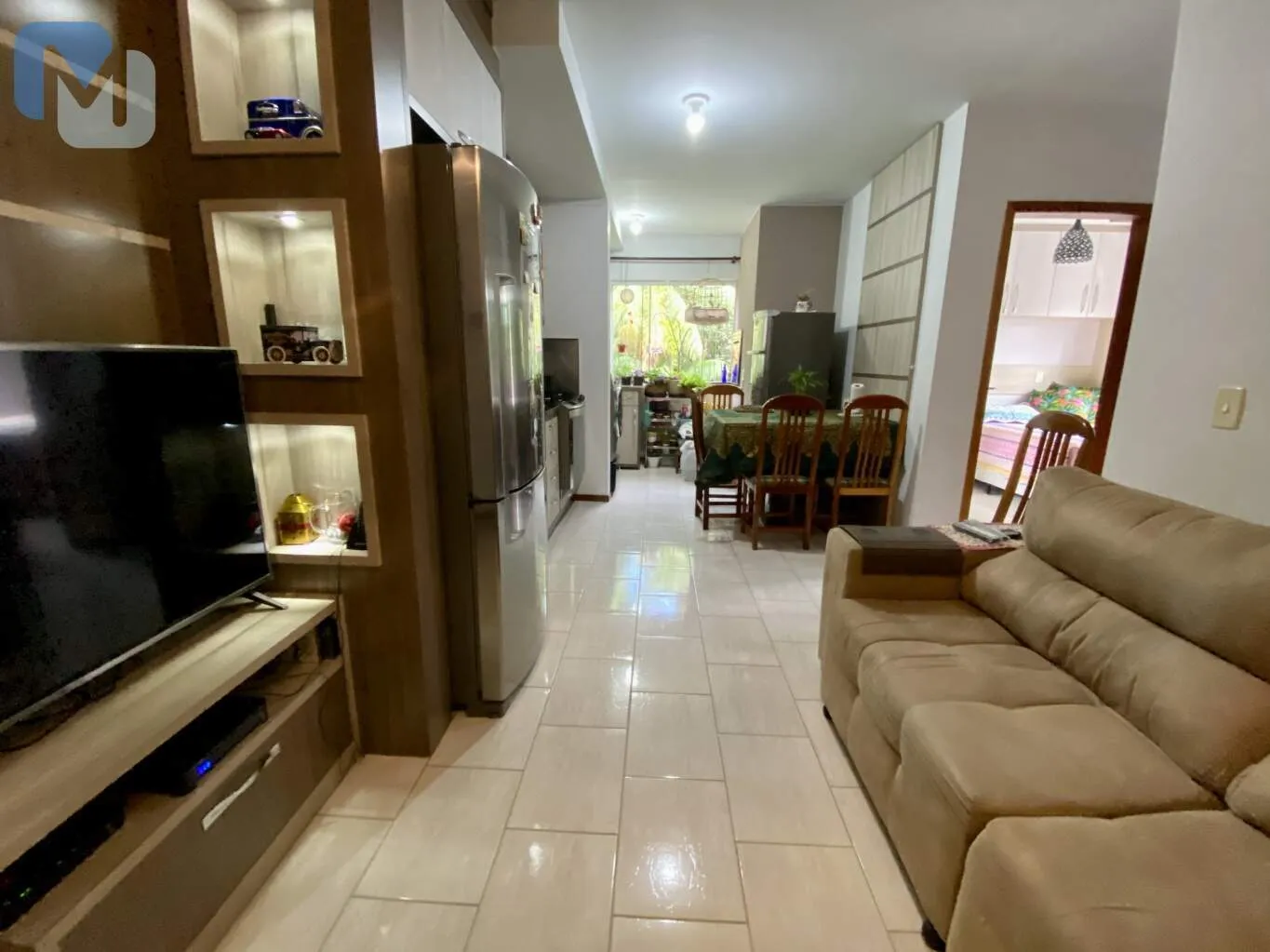 ÓTIMO APARTAMENTO SEMI MOBILIADO: no último andar, garagem coberta no pavimento térreo. Aceita financiamento bancário. — foto 4