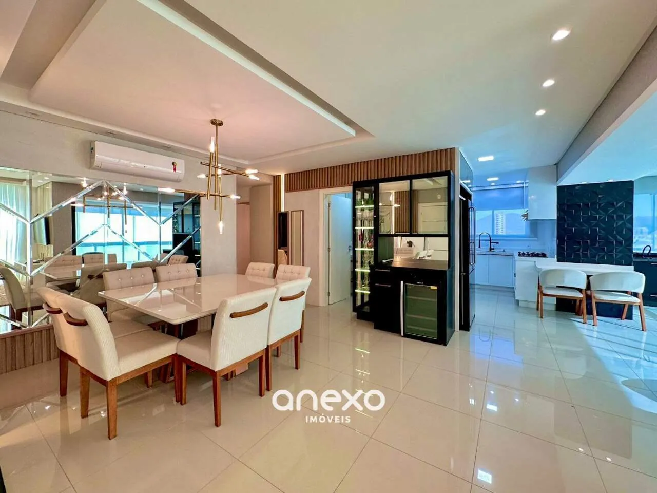 Apartamento de Luxo à Venda em Meia Praia, Itapema - SC - foto 1