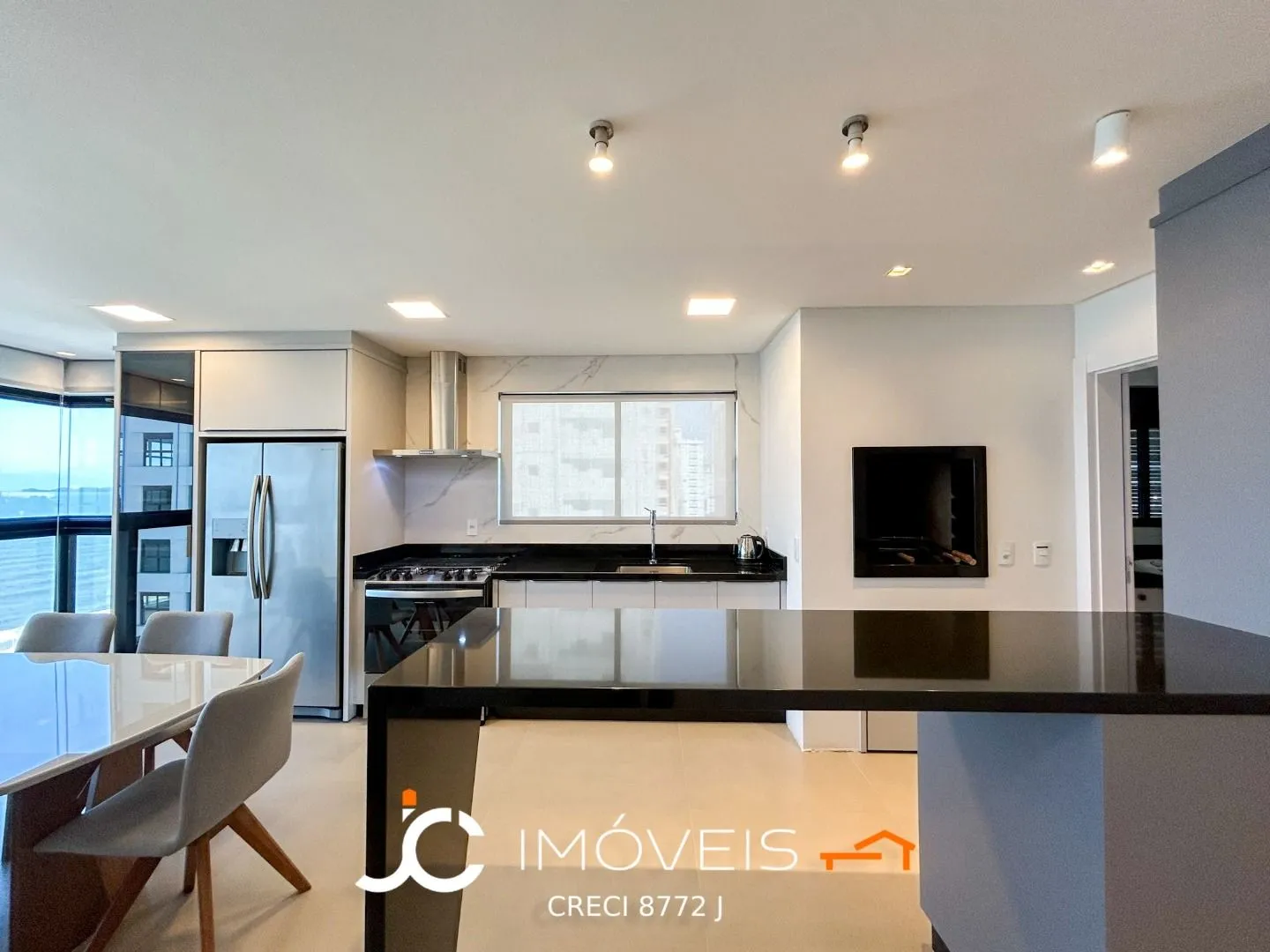 Apartamento com 3 dormitórios à venda, 135 m por R$ 2.300.000,00 - Centro - Balneário Piçarras/SC — foto 2