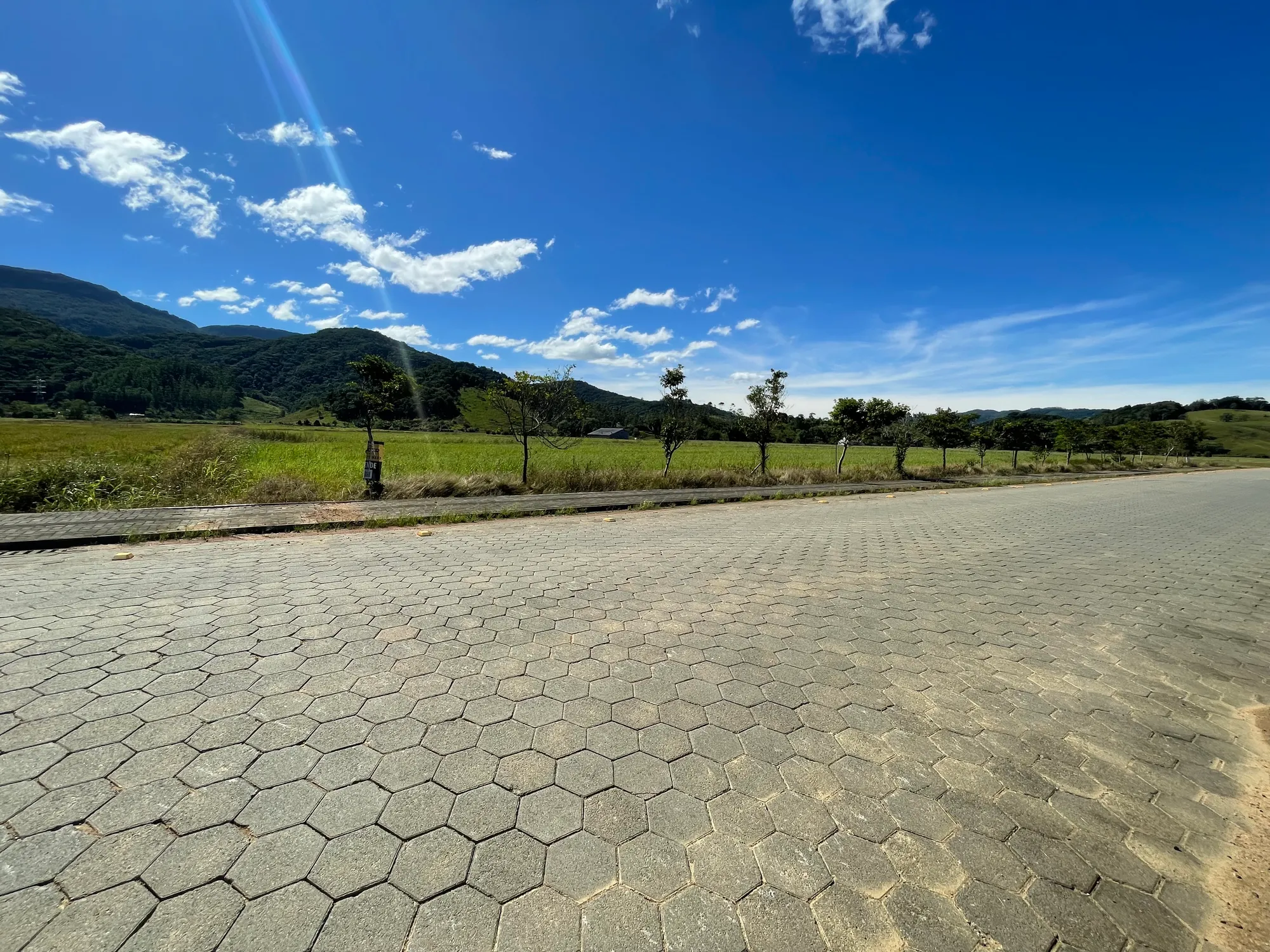 Área urbana em Ascurra, terreno plano com diversas opções de uso. - foto 1