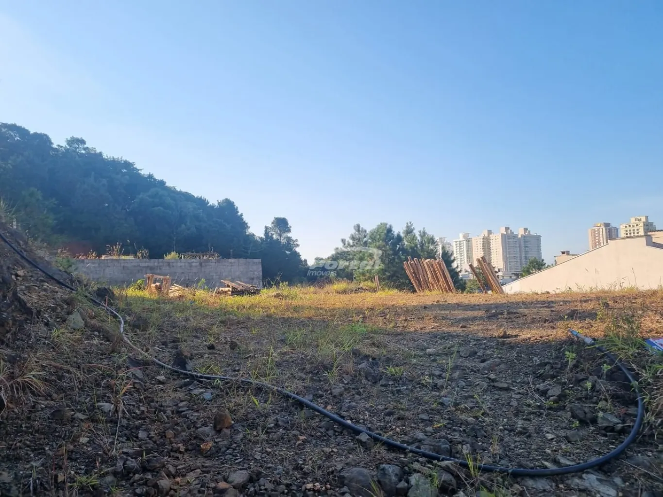 Lindo terreno plano em lugar alto no Itacolomi pronto pra construir. — foto 2