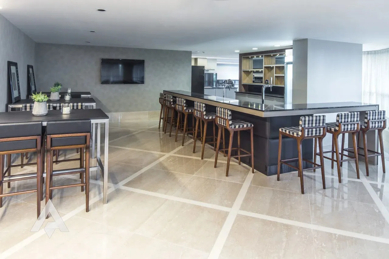 Apartamento de frente para o mar com espaço amplo, acabamento de altíssimo padrão localizado na Avenida Atlântica, em Balneário Camboriú! — foto 5