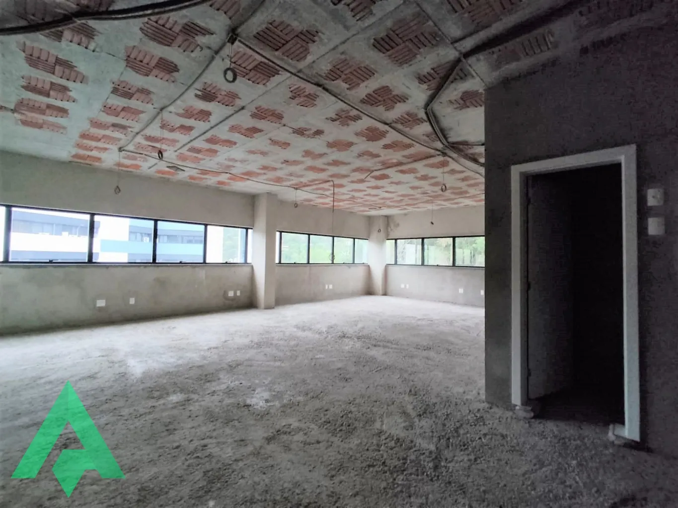 Ótima sala comercial em excelente localização, próximo ao Hospital Santa Catarina!! — foto 7