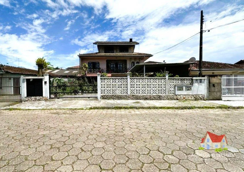 Sobrado Residencial C/03 Pisos+02 Aptos+Terreno C/Area de 397 m2 No Bairro Aventureiro! — foto 4