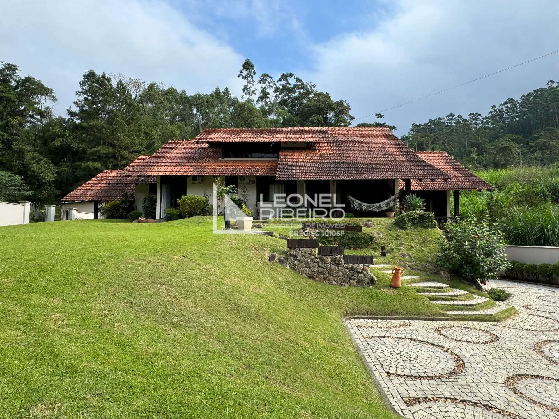 Casa com 4 dormitórios à venda, 360,40 m no bairro Barra São João-Benedito Novo/SC - foto 1