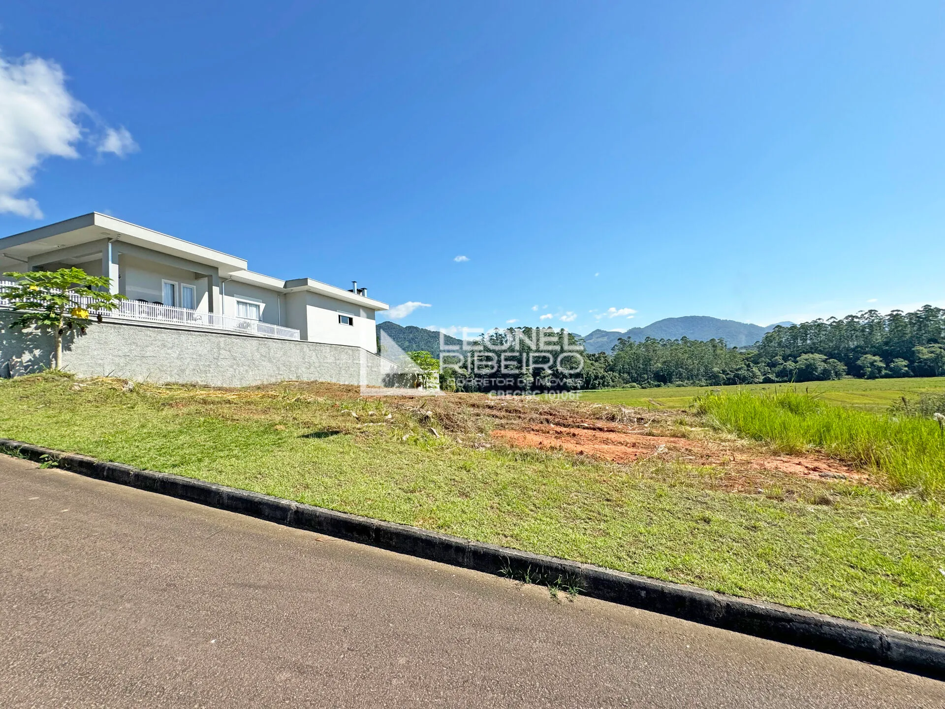 Terreno à venda, 450 m no bairro Divinéia em Rio dos Cedros/SC - foto 1