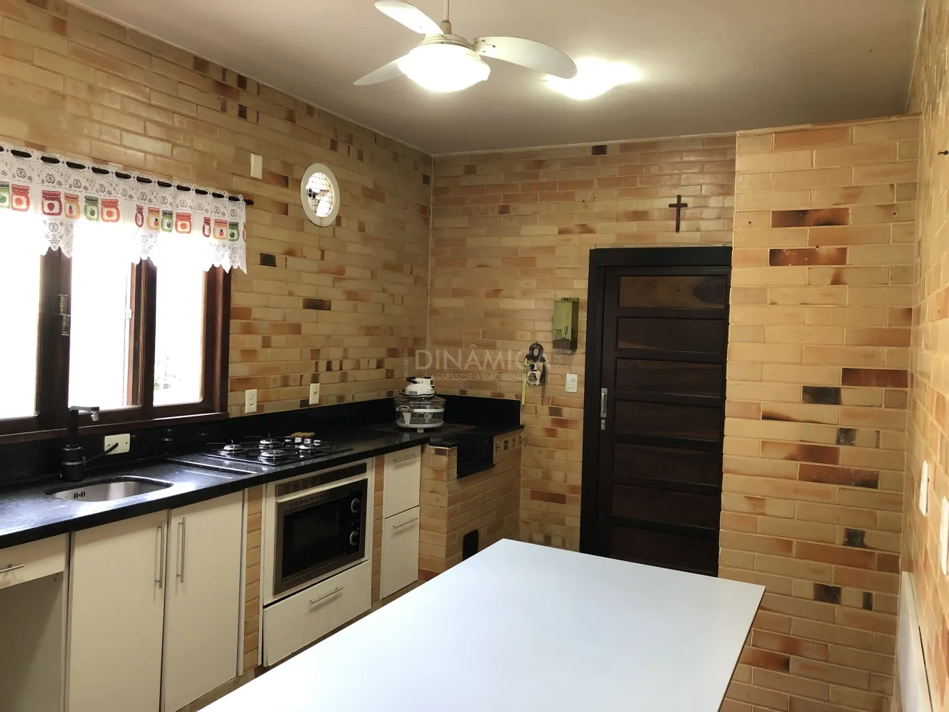 Casa com 5 dormitórios no bairro Bela Vista em Gaspar, com terreno de 616m2. — foto 2