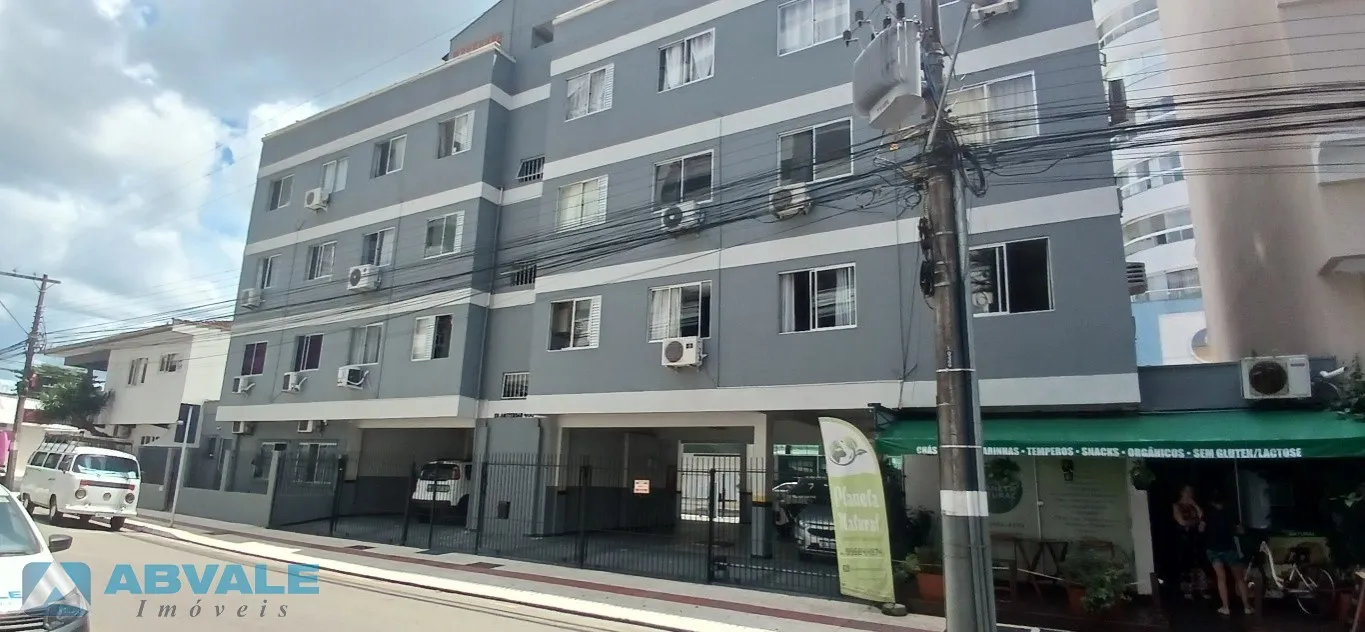 Aluguel Anual: Apartamento Mobiliado de 2 Dormitórios com Garagem em Balneário Camboriú - foto 1