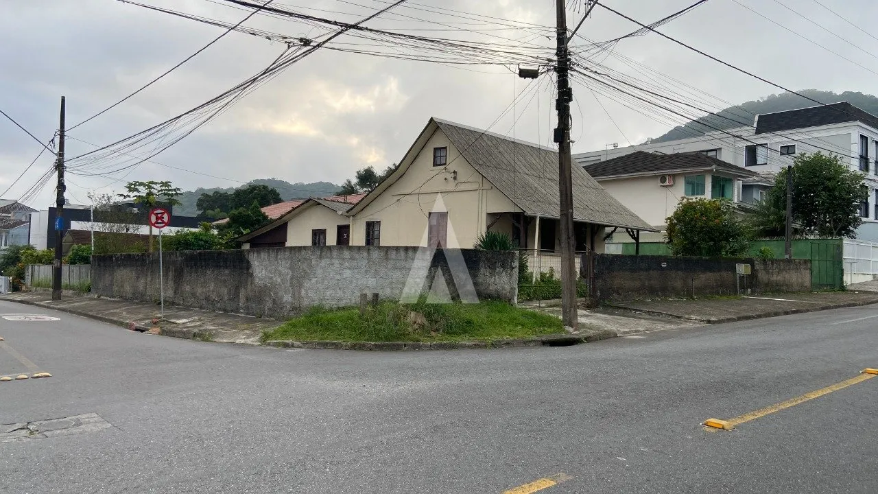 Terreno à venda no bairro Saguaçu em Joinville, por R$ 2.600.000.00. - foto 1
