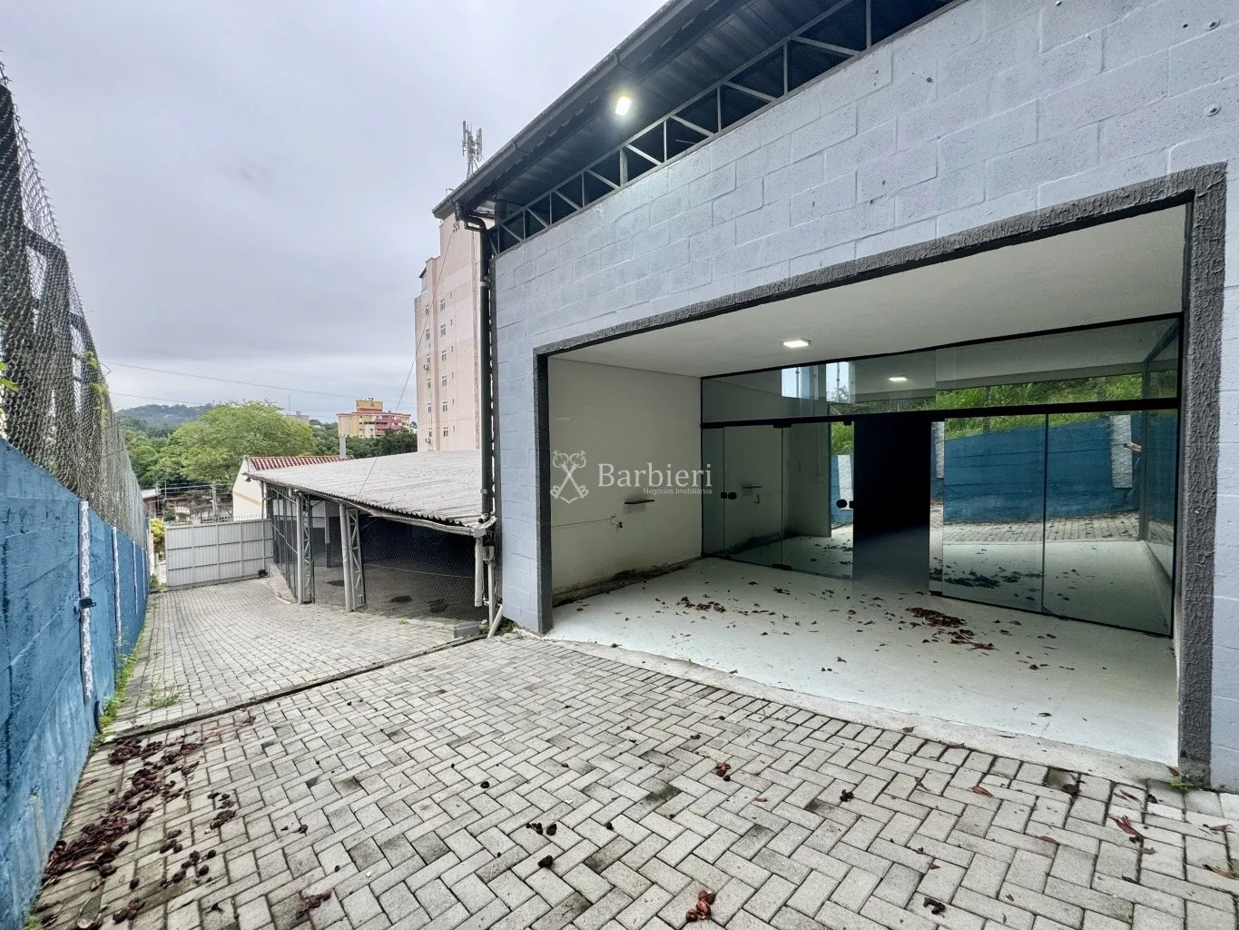 Galpão com 350m em Blumenau, com estufa para pintura autmotiva e escritórios. — foto 2