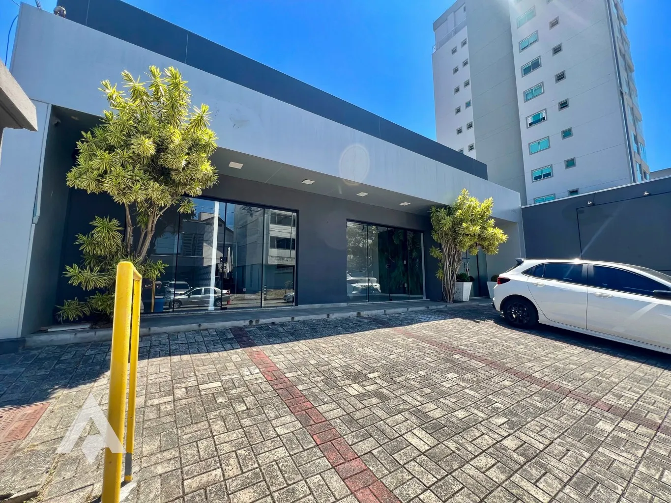 Loja térrea para locação, 100m por R$ 4.500,00 - Bairro Velha - Blumenau/SC - foto 1