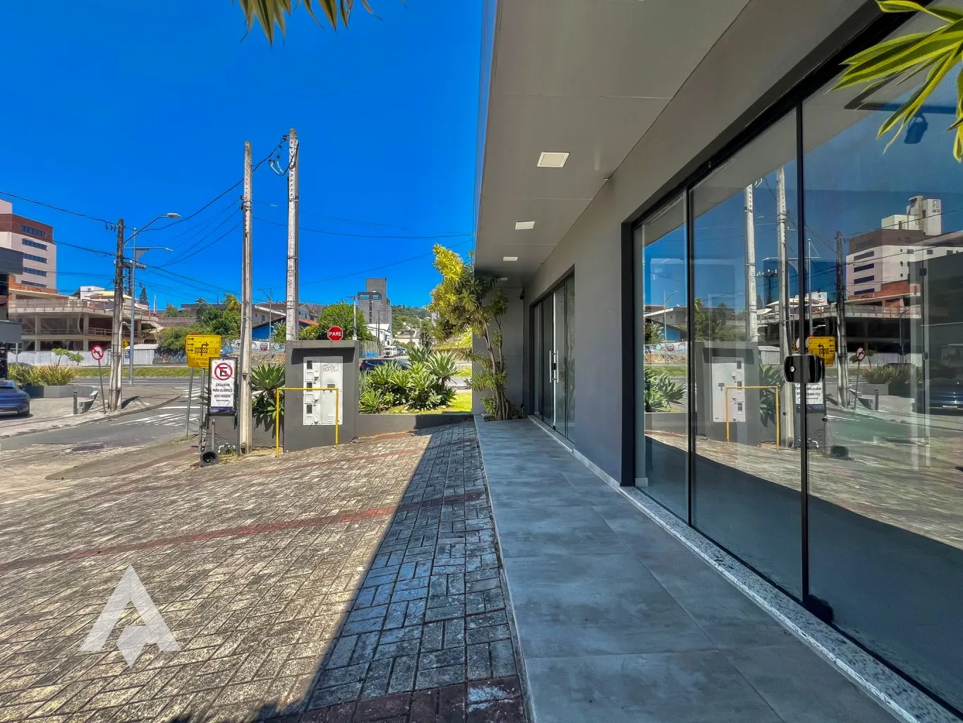 Loja térrea para locação, 100m por R$ 4.500,00 - Bairro Velha - Blumenau/SC — foto 2