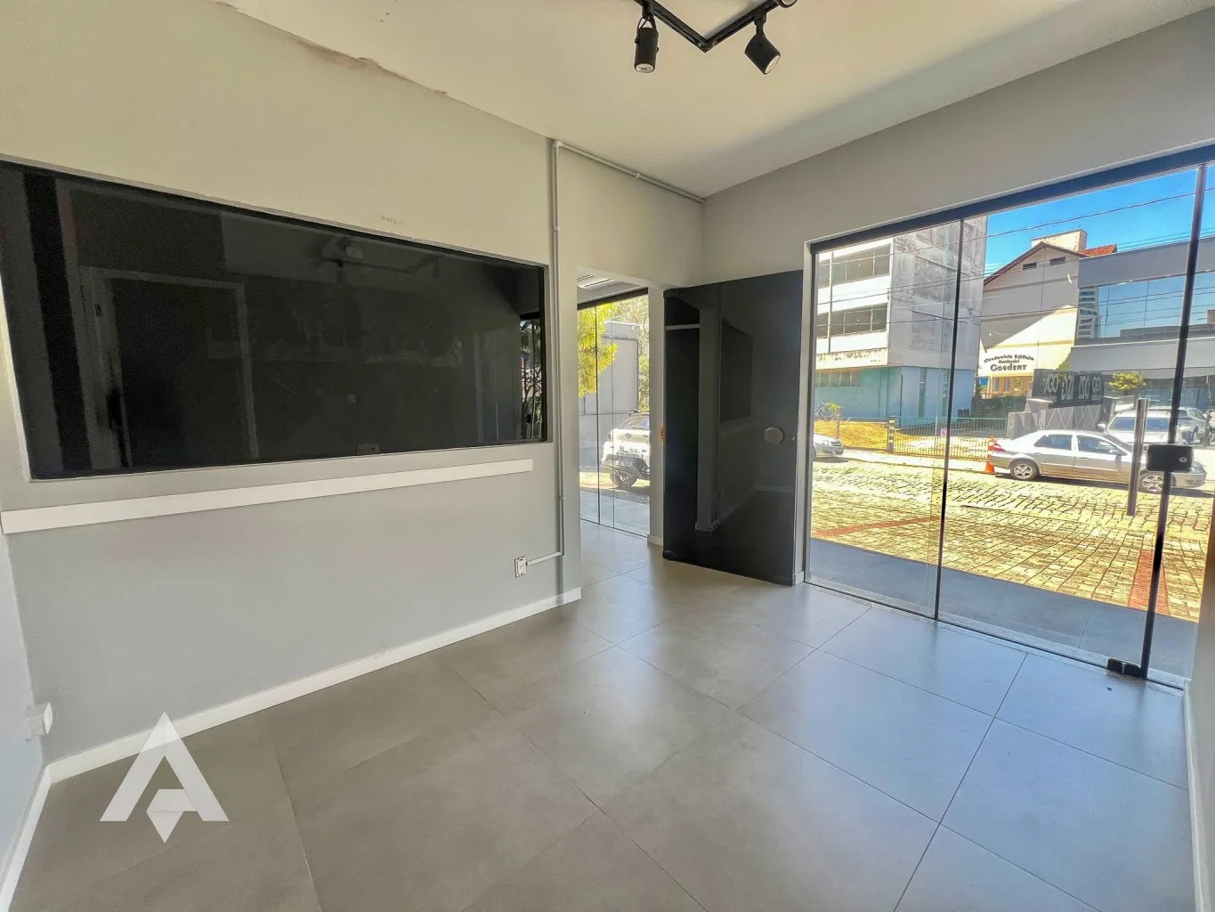 Loja térrea para locação, 100m por R$ 4.500,00 - Bairro Velha - Blumenau/SC — foto 5