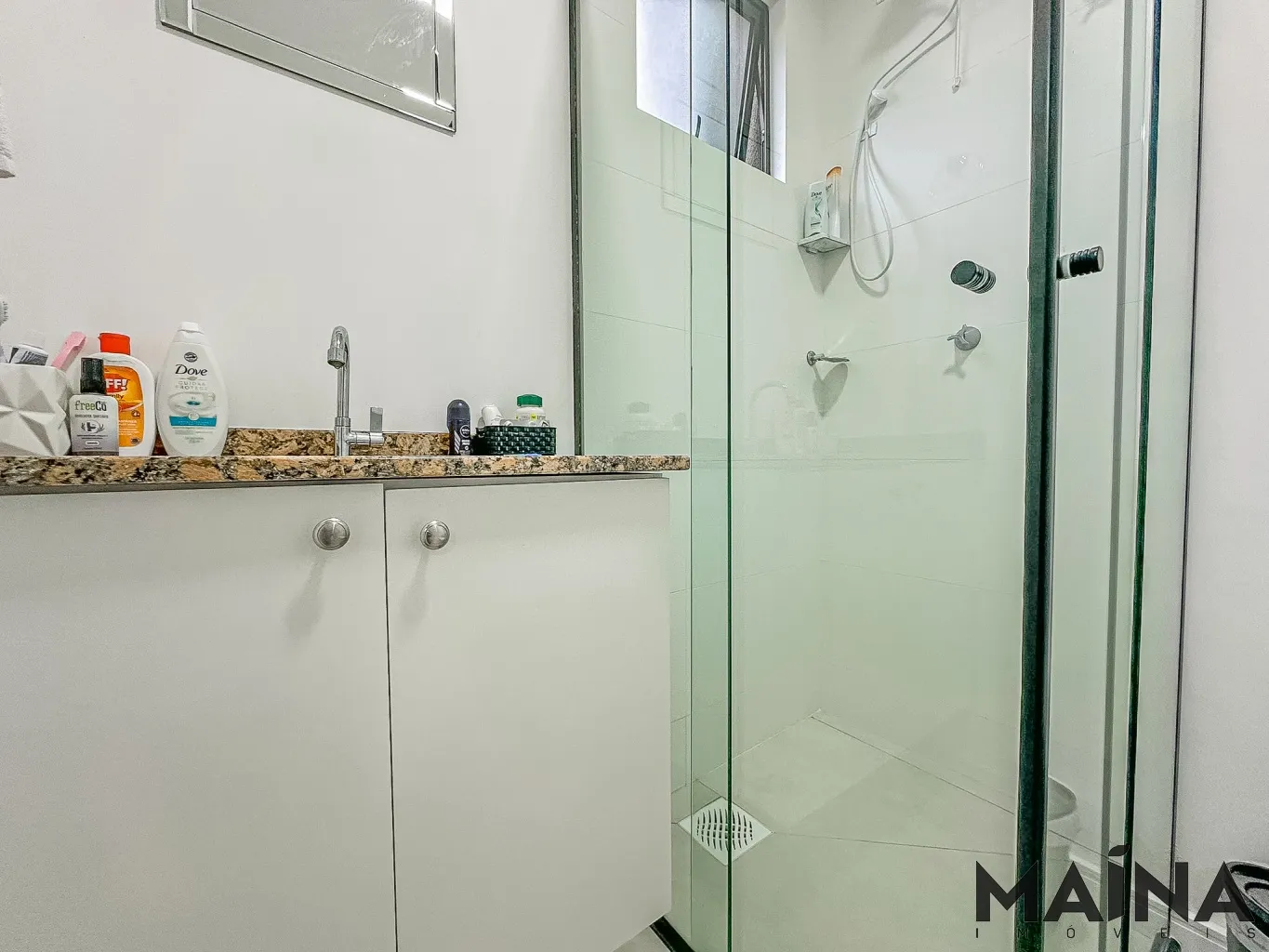 Loft mobiliado e decorado em localização privilegiada, proporcionando acesso fácil a comodidades urbanas, hospitais, farmácias, restaurantes, clubes, lojas e entretenimento. — foto 5