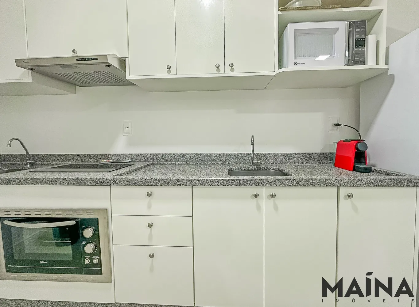 Loft mobiliado e decorado em localização privilegiada, proporcionando acesso fácil a comodidades urbanas, hospitais, farmácias, restaurantes, clubes, lojas e entretenimento. — foto 7