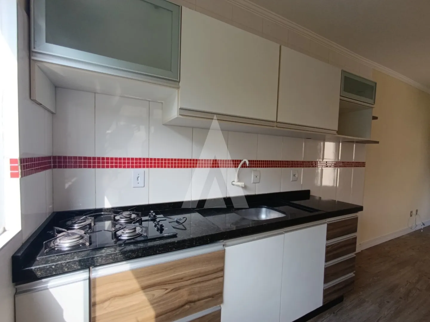 Apartamento localizado no bairro Saguaçu, composto por 2 dormitórios e 1 vaga de garagem coberta. — foto 5