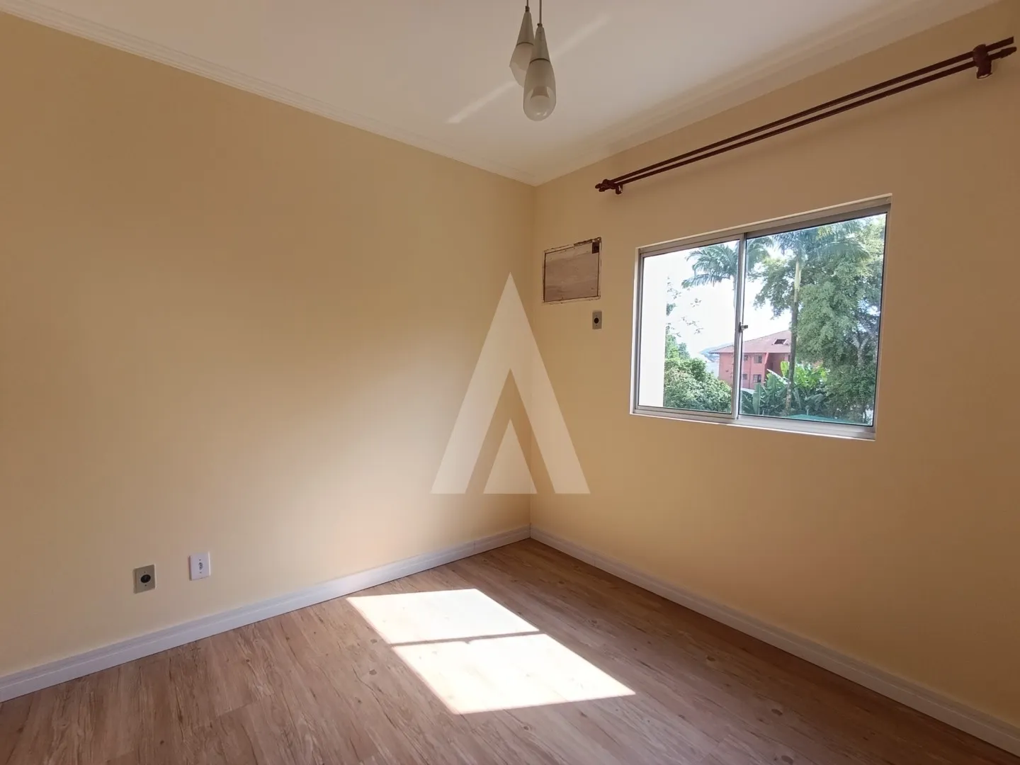 Apartamento localizado no bairro Saguaçu, composto por 2 dormitórios e 1 vaga de garagem coberta. — foto 7