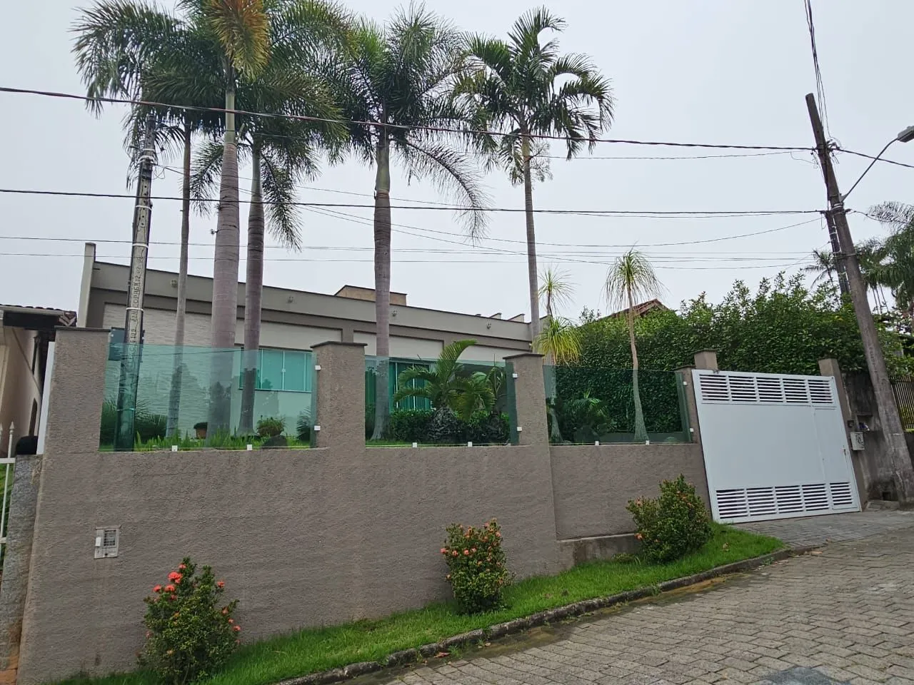 Linda casa com piscina no Bairro Salto do Norte - Blumenau/SC — foto 2
