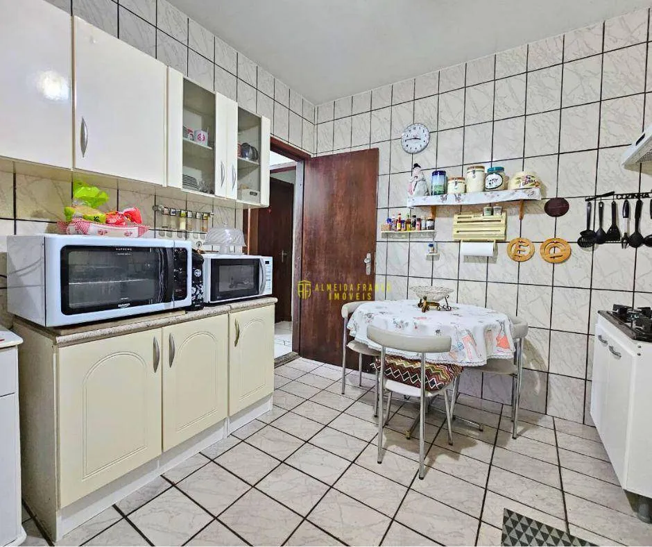 Casa com 3 dormitórios sendo 1 suíte, no bairro Fortaleza — foto 7