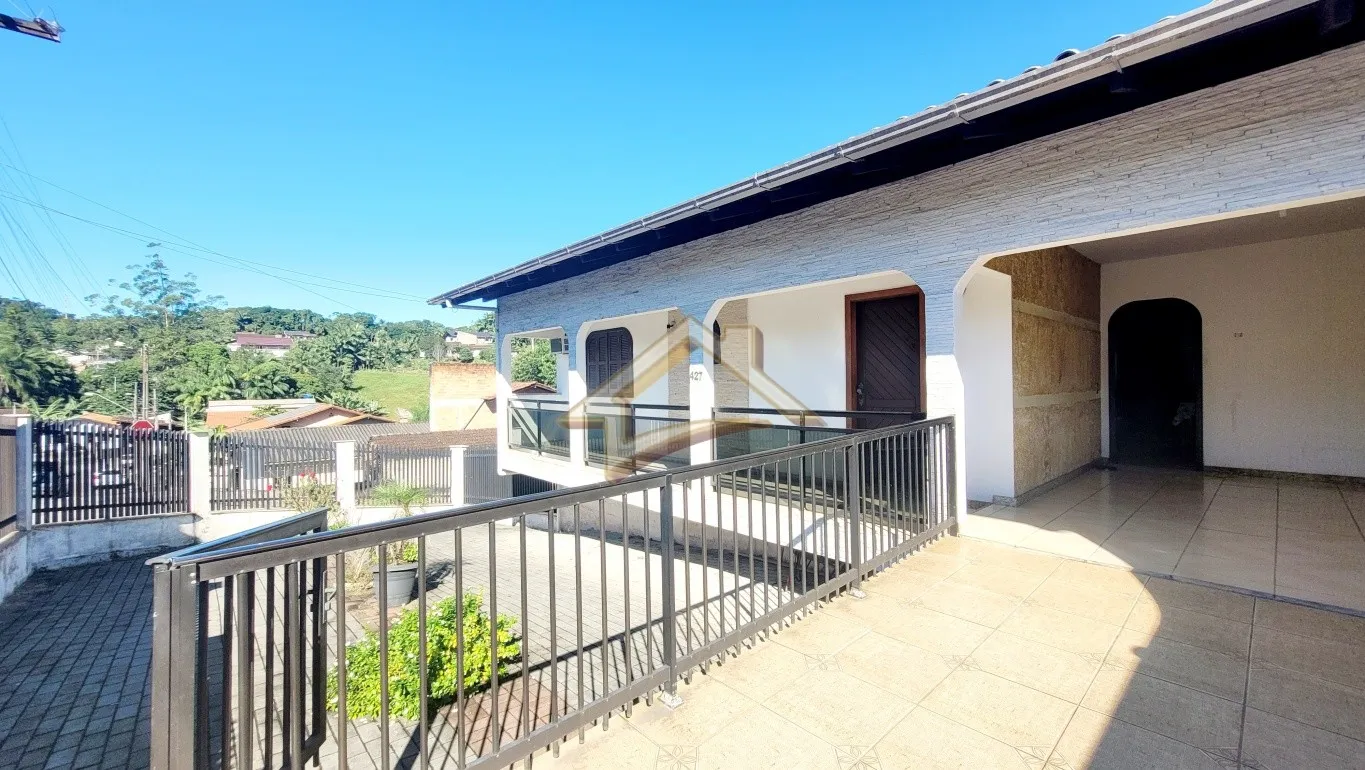 Casa de esquina com três dormitórios no bairro Tribess em Blumenau! — foto 5
