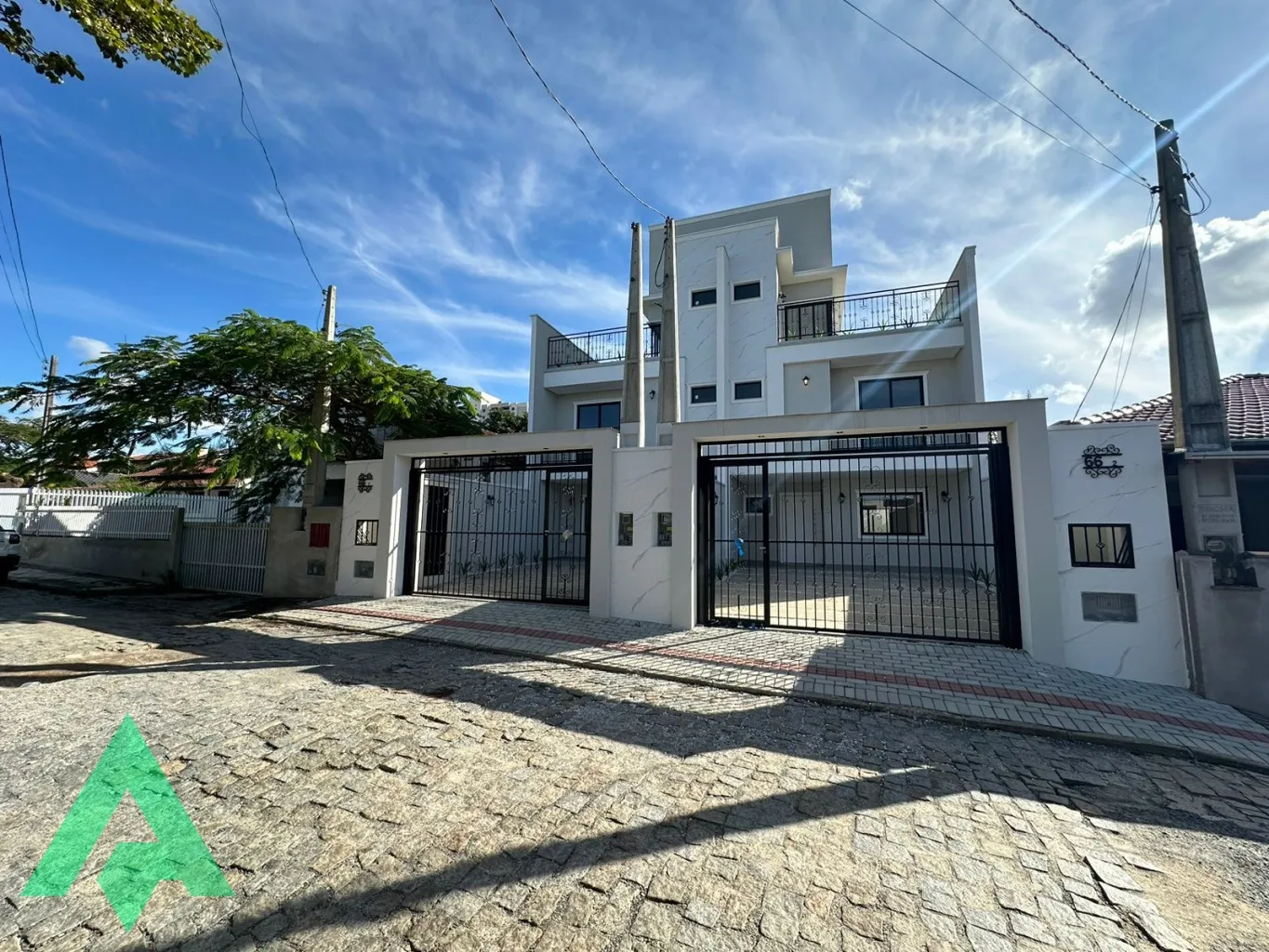 Sobrado com 3 suítes em Penha - foto 1