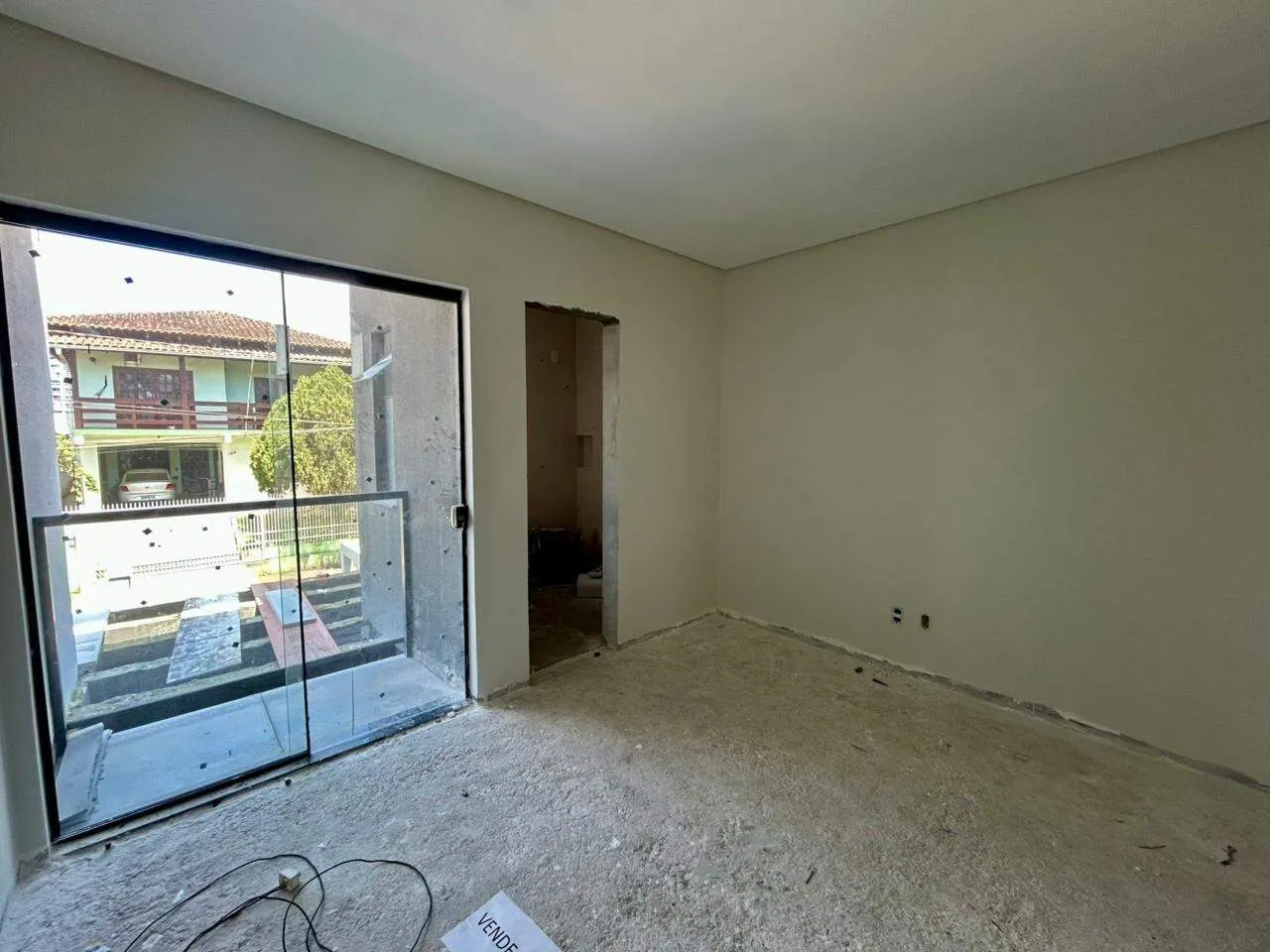 Sobrado tríplex com porão e alto padrão de acabamento no bairro Água Verde! — foto 7