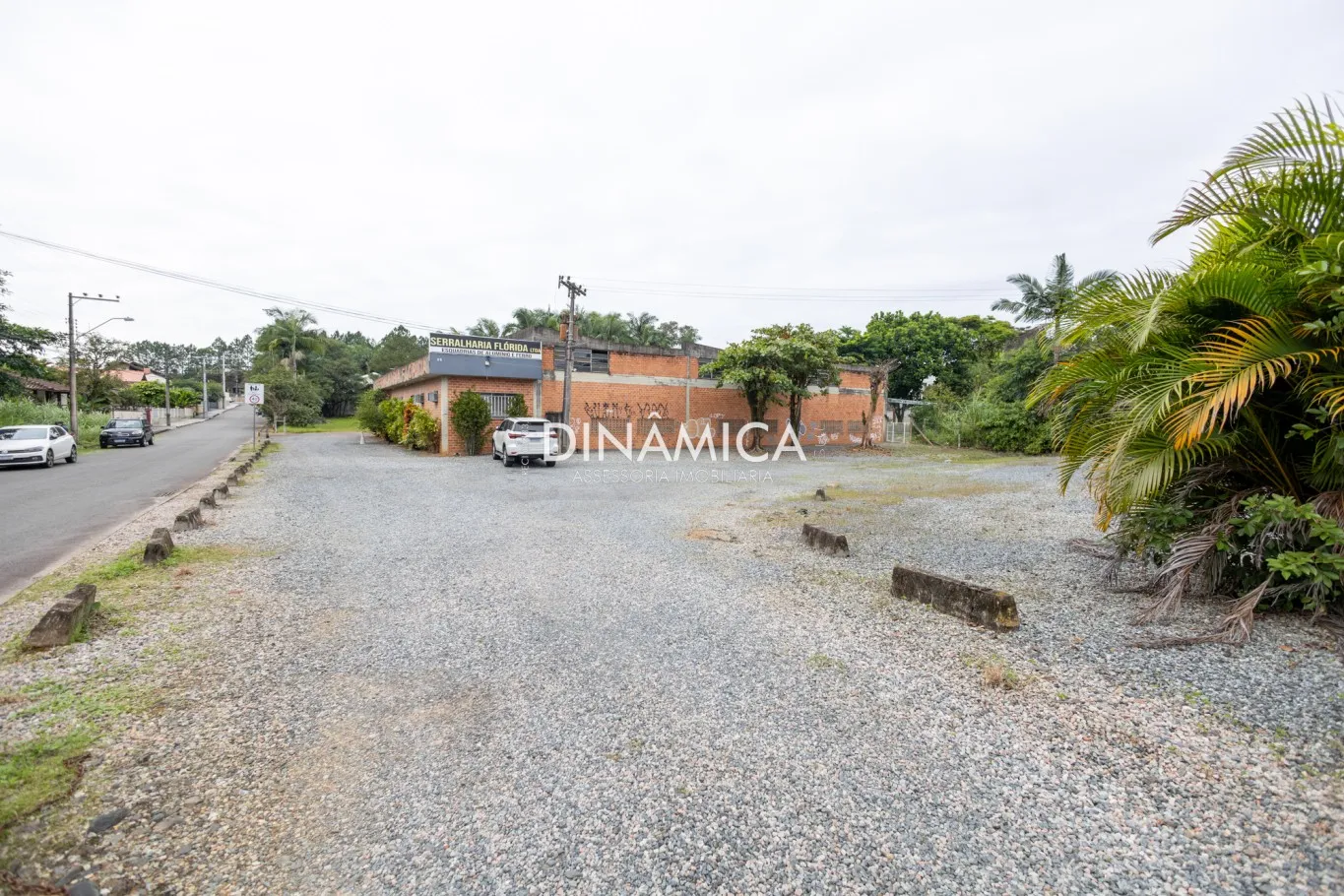 Terreno grande em ótima localização no bairro Escola Agrícola. - foto 1