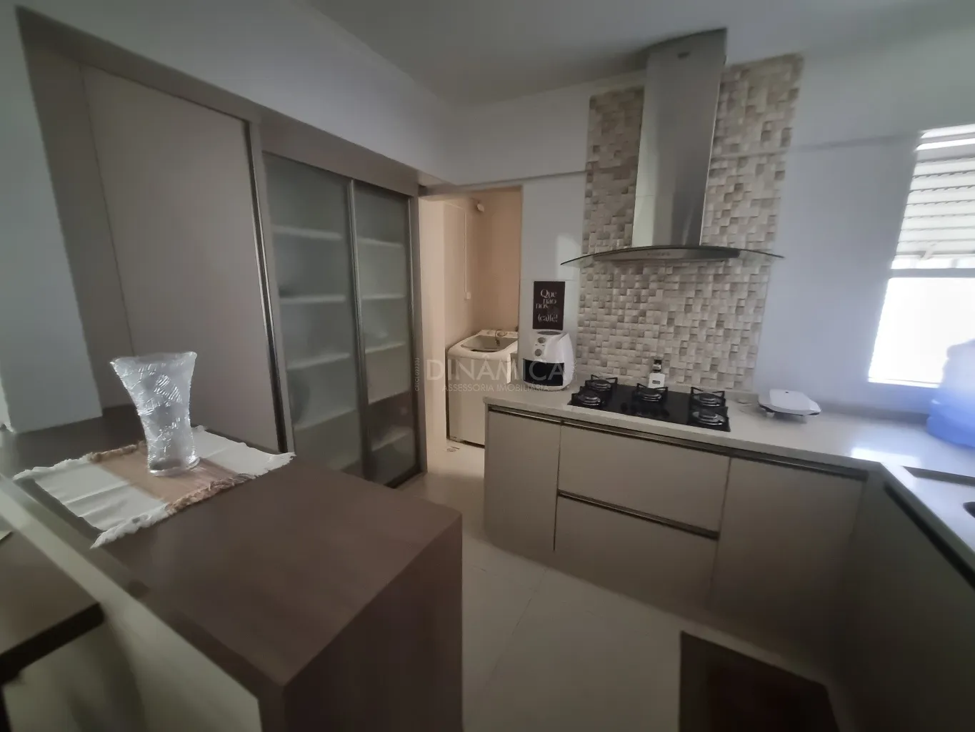 Lindo apartamento mobiliado com três dormitórios a venda na Barra Sul em Balneário Camboriú!! — foto 5