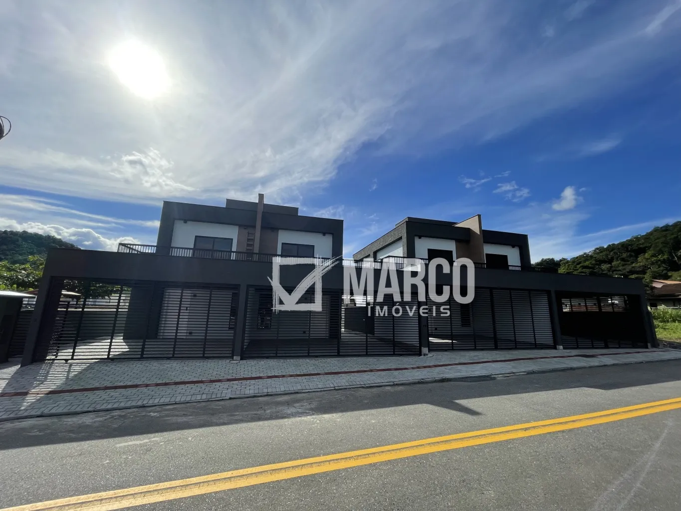 Residencial Quatro Estações - Sobrado no Centro de Pomerode - foto 1