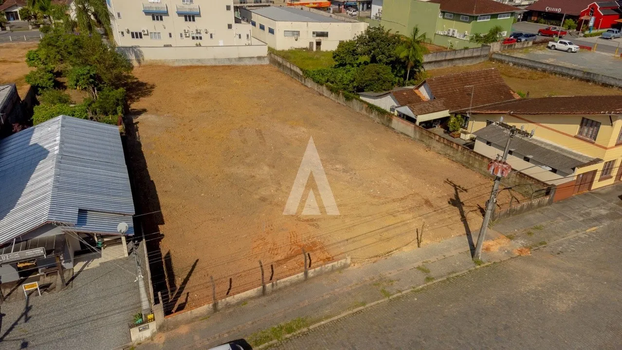 Terreno à venda no bairro Pirabeiraba em Joinville, por R$ 1.800.000.00. — foto 3