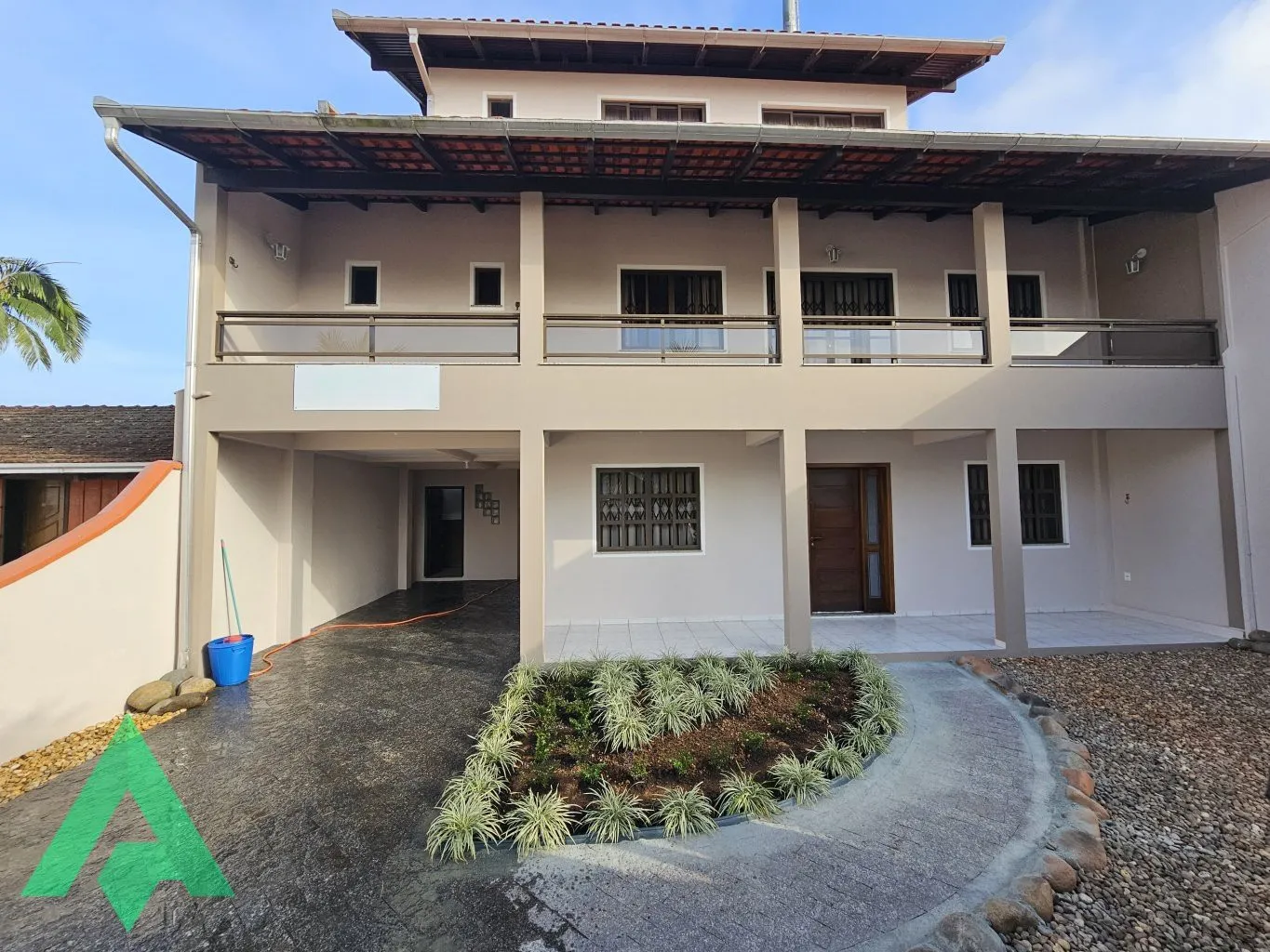 Casa com 5 dormitórios à venda por R$ 2.150.000,00 - Bairro Armação de Itapocoroi - Penha/SC - foto 1