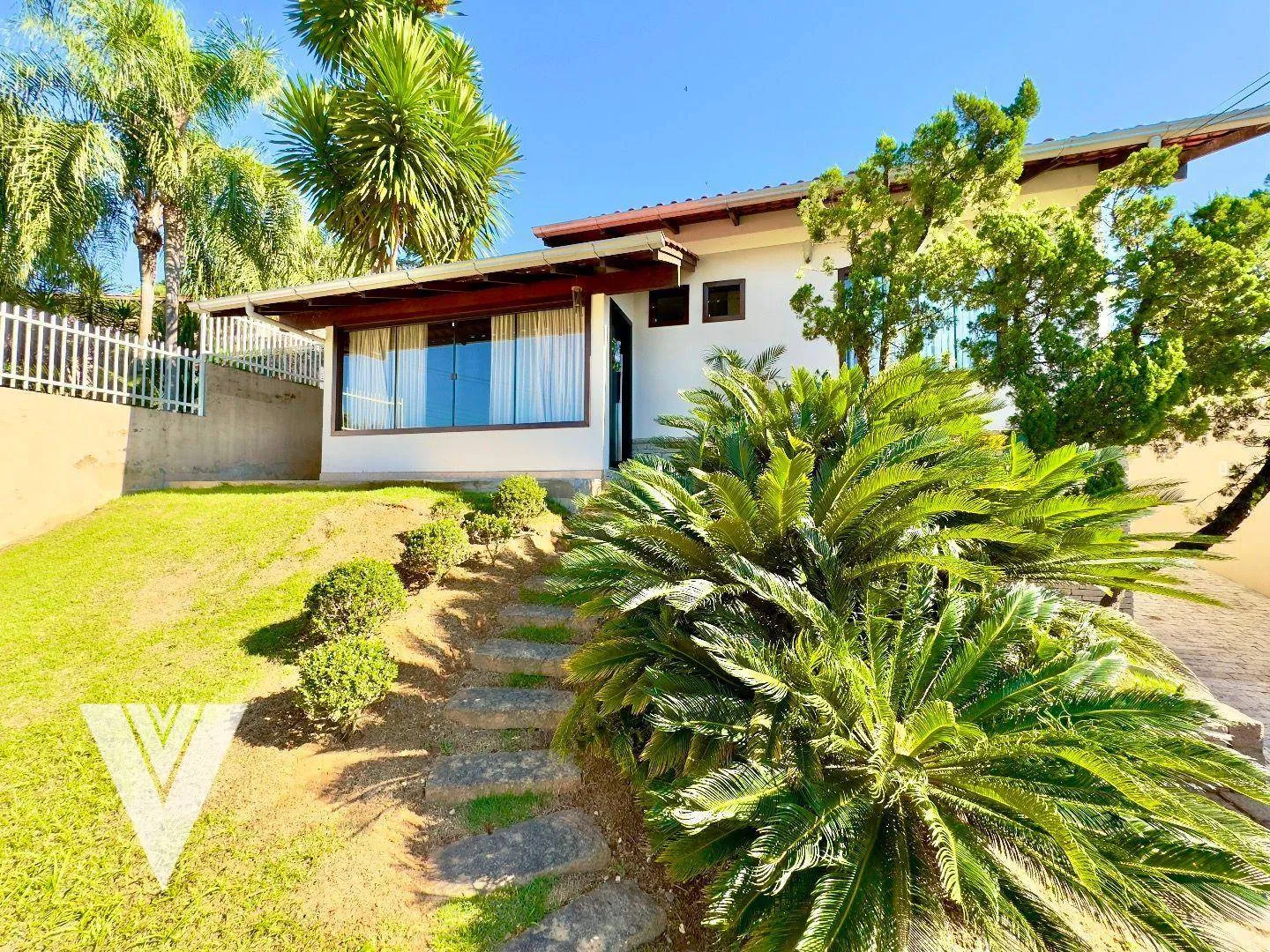 Casa com 3 dormitórios, sendo 1 Suíte à venda por R$ 2.100.000 - Velha - Blumenau/SC - foto 1