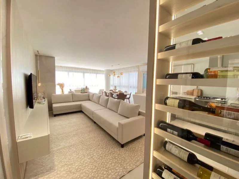 Apartamento Alto Padrão com 3 suítes sendo 1 master, FRENTE MAR, no Centro de Baln. Piçarras! — foto 5