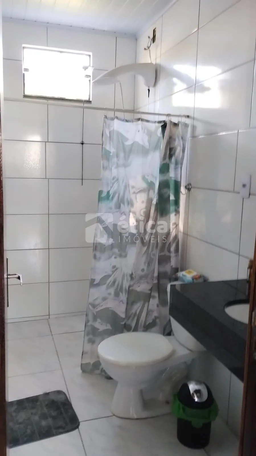 Espaçosa casa com Quintal Frutífero, no Bairro Itaipava. — foto 6