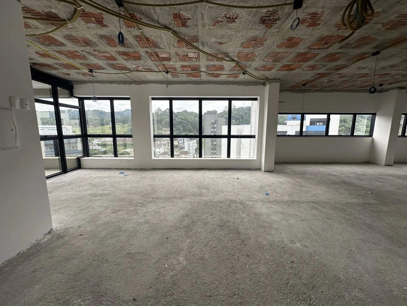 CONJUNTO DE SALAS COMERCIAIS - CENTRO INTEGRADA CASA DE BLUMENAU — foto 3