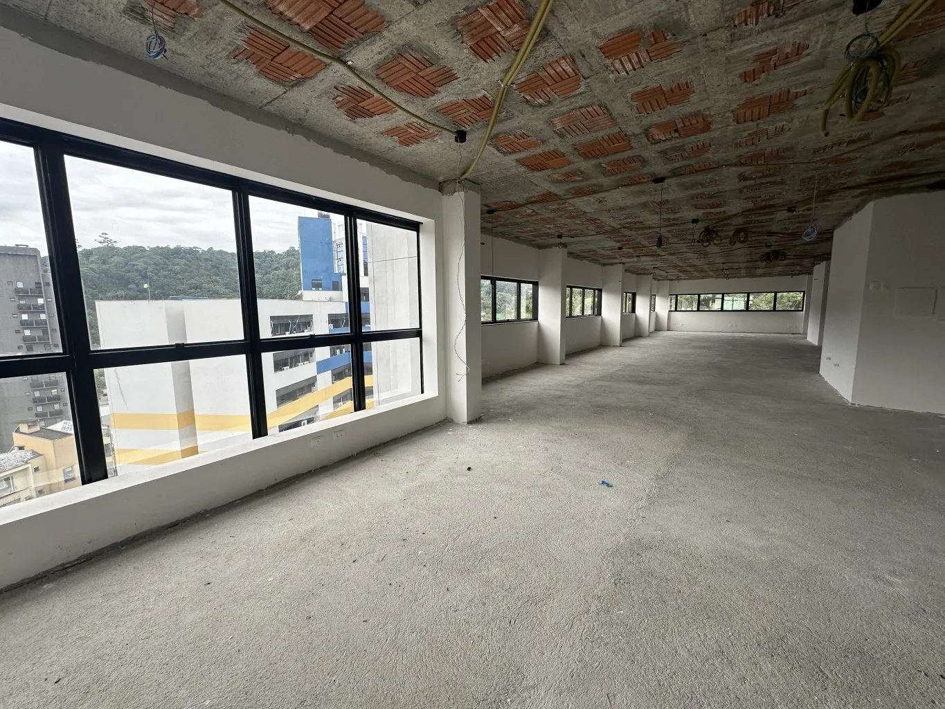 CONJUNTO DE SALAS COMERCIAIS - CENTRO INTEGRADA CASA DE BLUMENAU — foto 4