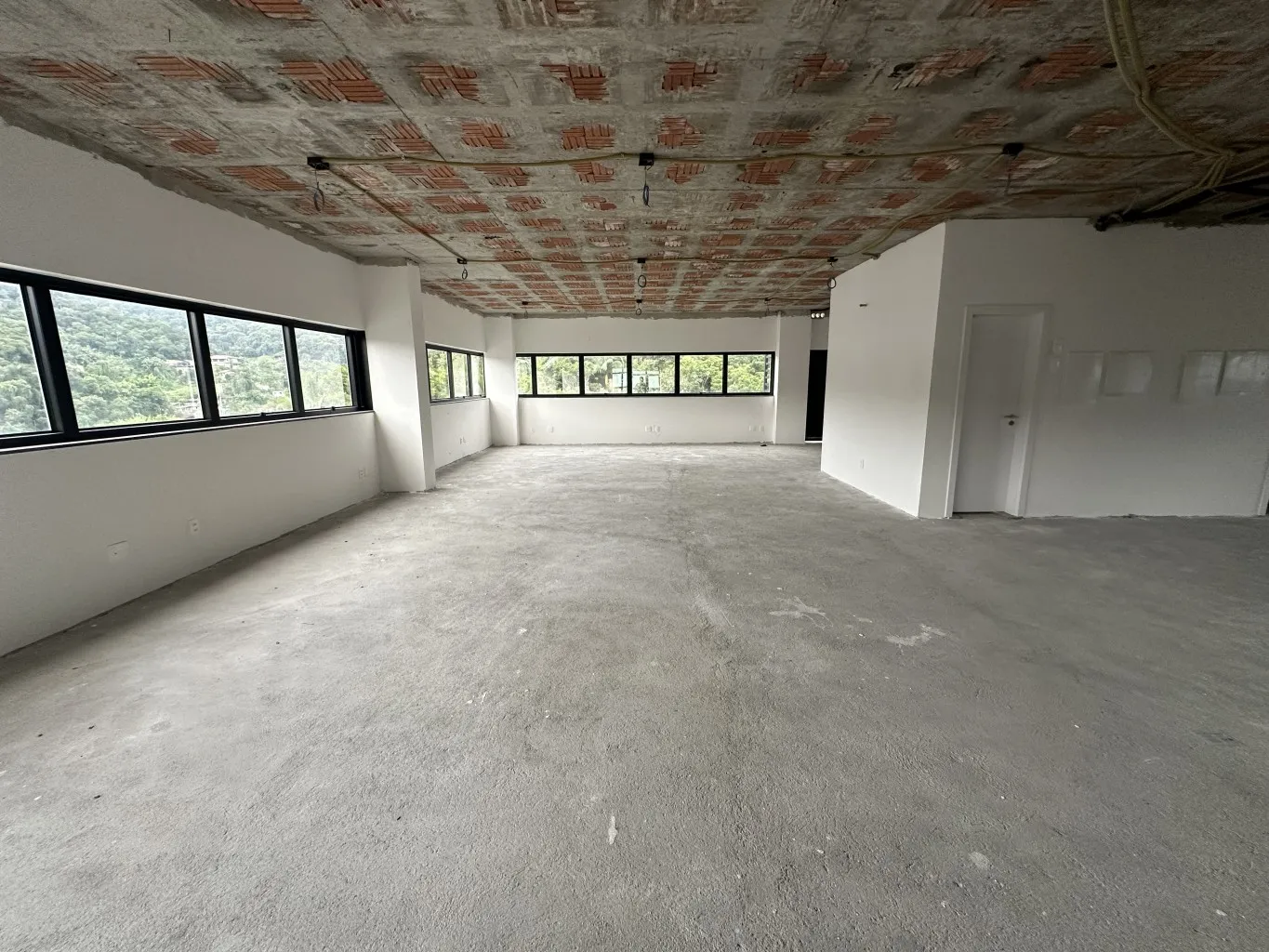 CONJUNTO DE SALAS COMERCIAIS - CENTRO INTEGRADA CASA DE BLUMENAU — foto 5