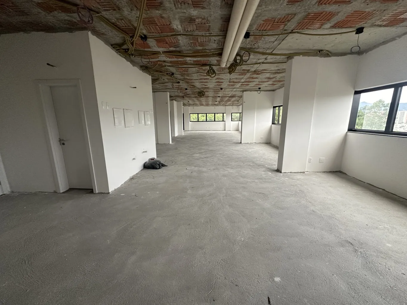CONJUNTO DE SALAS COMERCIAIS - CENTRO INTEGRADA CASA DE BLUMENAU — foto 7