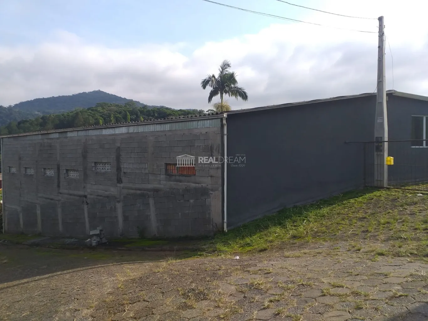 Galpão para locação contendo 240 m Itoupavazinha - foto 1