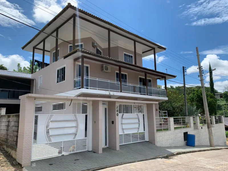 Imóvel com grandes dimensões no bairro Encano do Norte — foto 2
