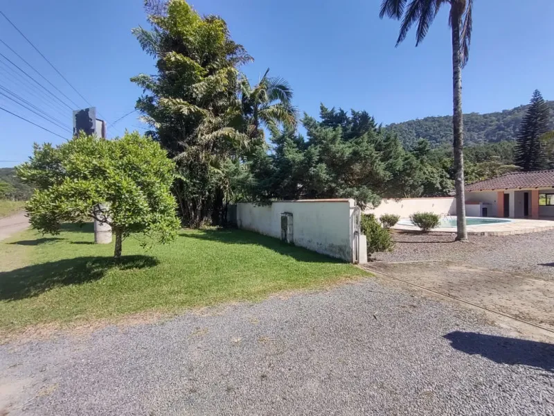 Casa em Rodeio com piscina e lagoa — foto 2
