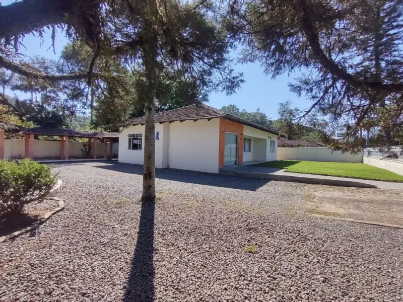 Casa em Rodeio com piscina e lagoa — foto 3