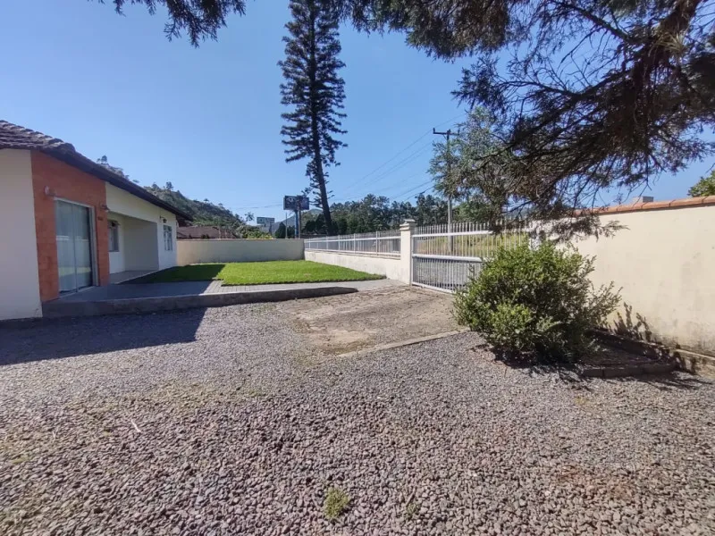 Casa em Rodeio com piscina e lagoa — foto 4