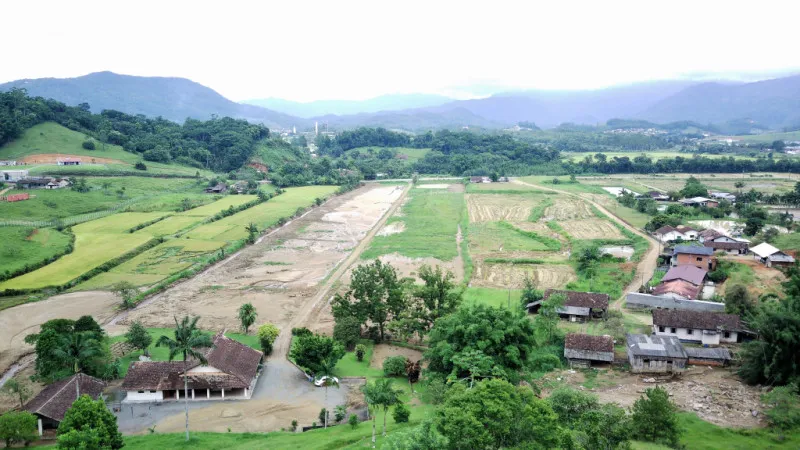 Terreno industrial próximo à BR-470 em Rodeio - foto 1