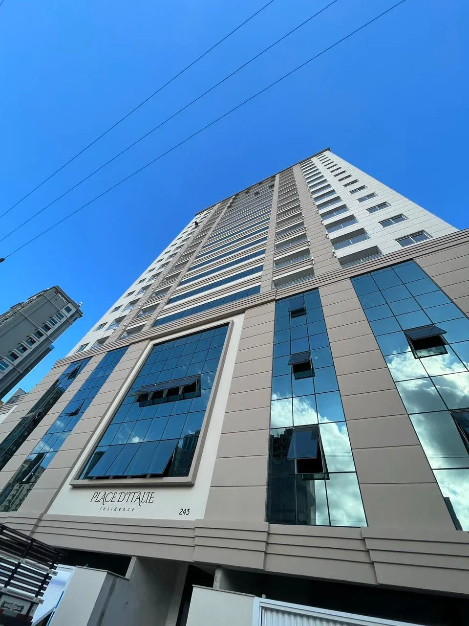 OPORTUNIDADE!!! PRONTO PRA MORAR COM 02 DORMITÓRIOS SENDO 01 SUÍTE E 01 VAGAS DE GARAGEM!!! - foto 1