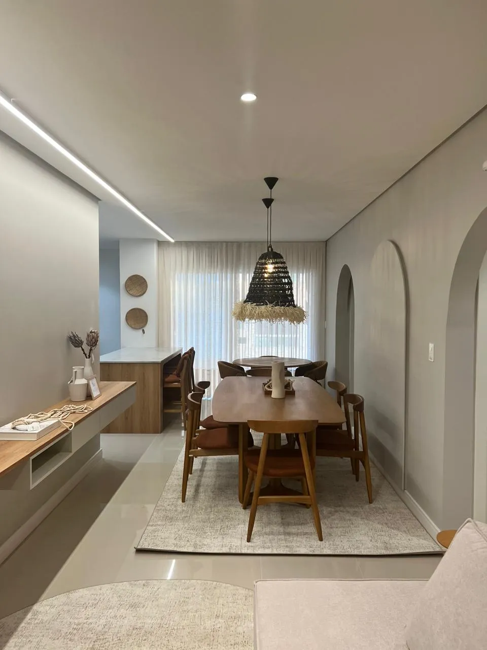 APARTAMENTO PRONTO PRA MORAR!! COM 03 DORMITÓRIOS SENDO 01 SUÍTE E 02 VAGAS NA MEIA PRAIA!! — foto 4