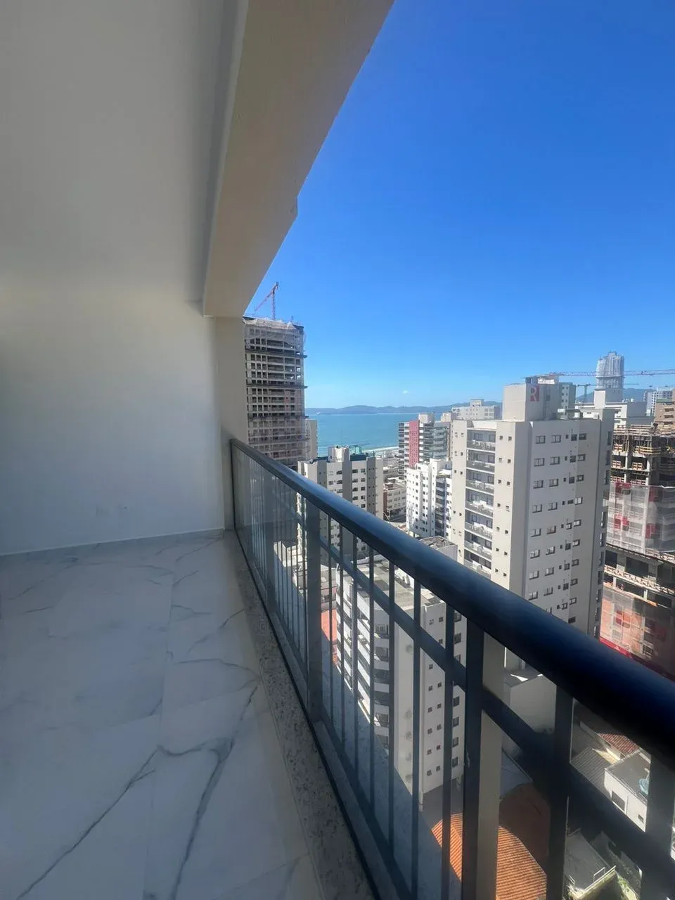 COBERTURA EM EXCELENTE LOCALIZAÇÃO NO CENTRO DE ITAPEMA!!! SALDO EM 70 MESES!! - foto 1